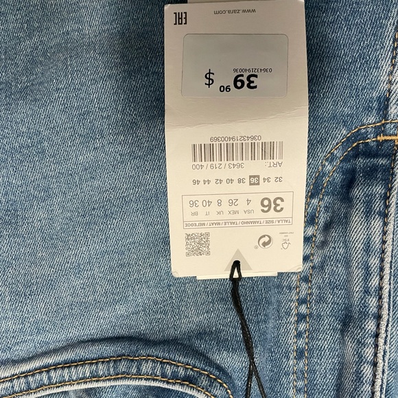 *ZARA* Mid-rise crop flare jeans in blue size US4 - Picture 5 of 8